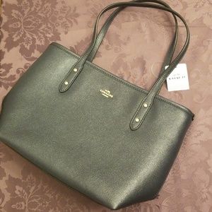 NWT Coach Tote (F22967)